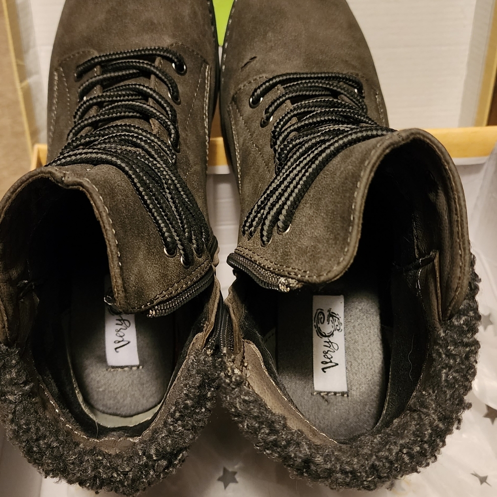 Boots light gray in color/picture shows them darker than they are